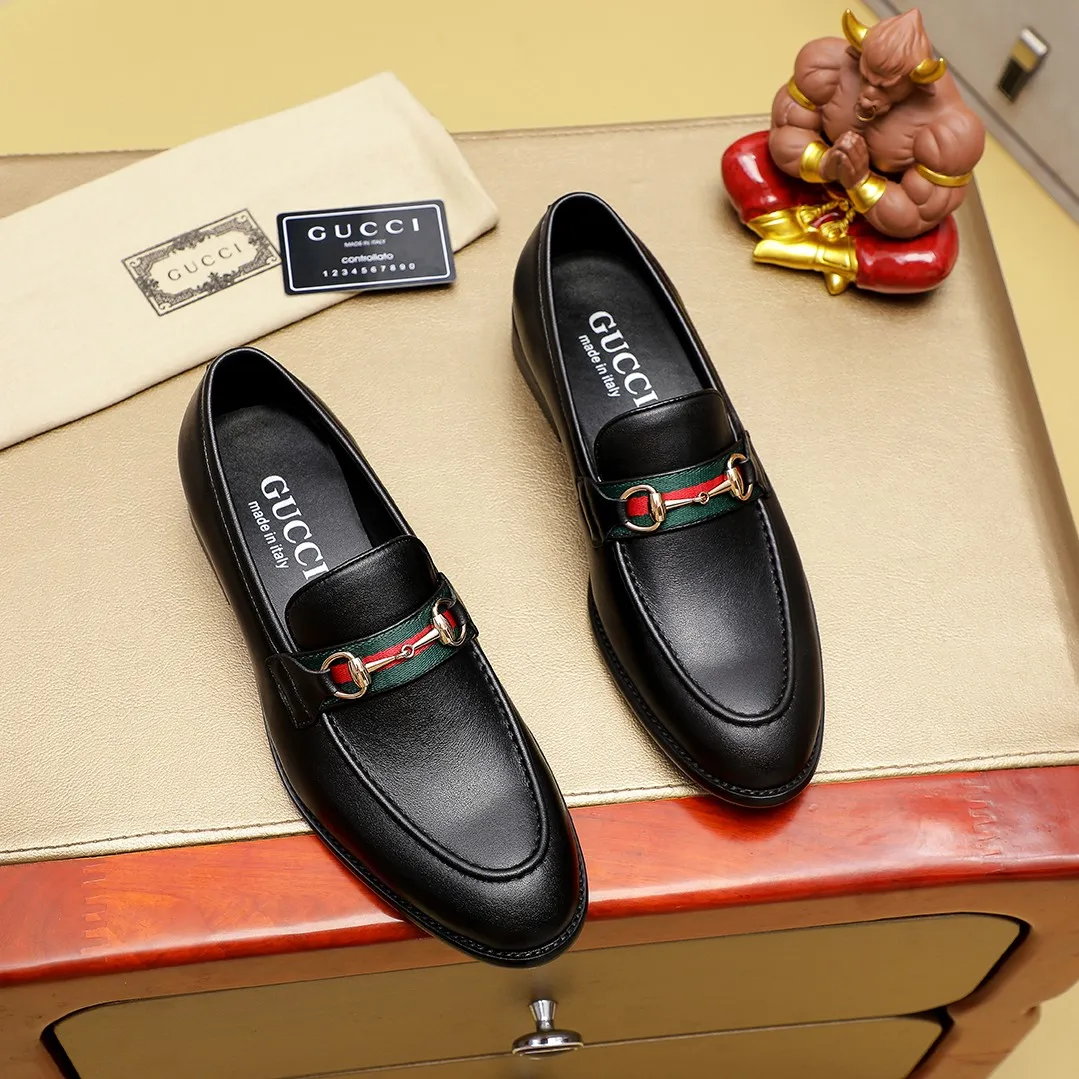 Men's men's shoes 💰400 🆘【GUCCI】Gucci ·🐑里· Hot-selling beanie shoes, top brand luxury, top quality, latest fashion beanie shoes.. The upper is made of original first-layer cowhide. (🐑leather·inner). The original stylish and stylish soft rubber wear-resistant and non-slip outsole is light and comfortable on the foot, available in black! Matching code: 39/45 (38.46. Can be customized)